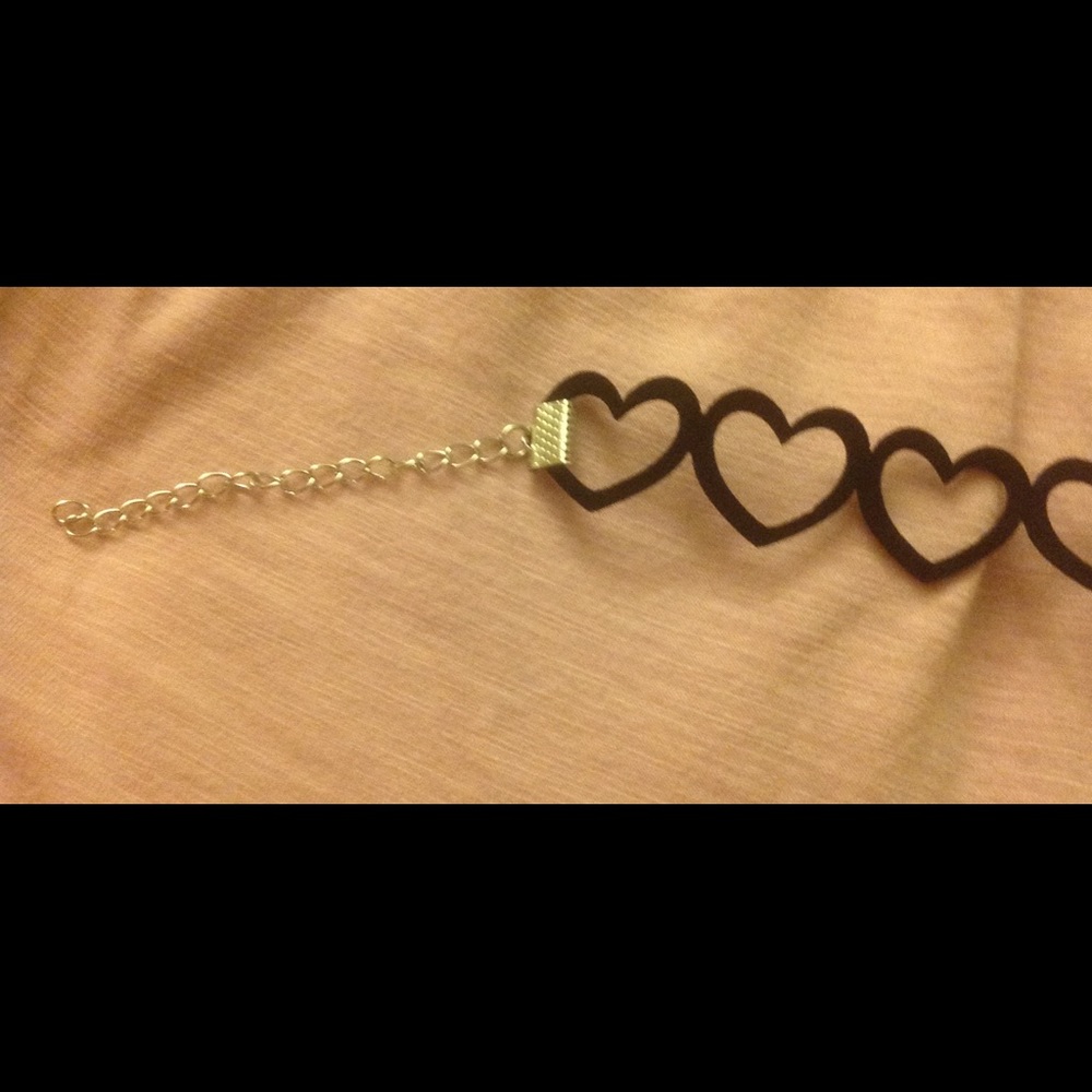 ❤️ OPEN HEART BLACK CHOKER NECKLACE - Picture 5 of 6